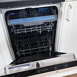 New 1 - Self Check In, Free Parking