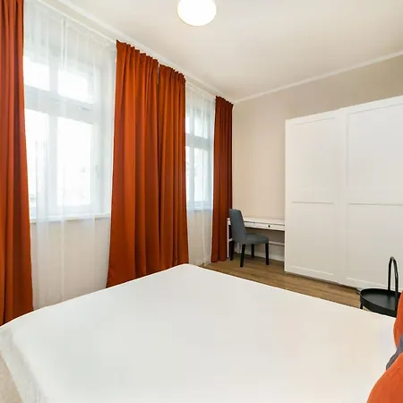 New 1 - Self Check In, Free Parking Apartament *