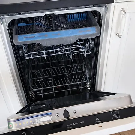 New Apartment 1 - Self Check In With Parking Included