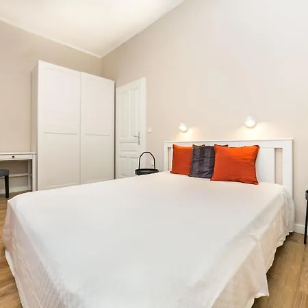 New Apartment 1 - Self Check In With Parking Included Apartament