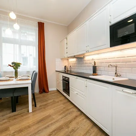 New Apartment 1 - Self Check In With Parking Included