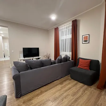 New Apartment 1 - Self Check In With Parking Included Bratysława