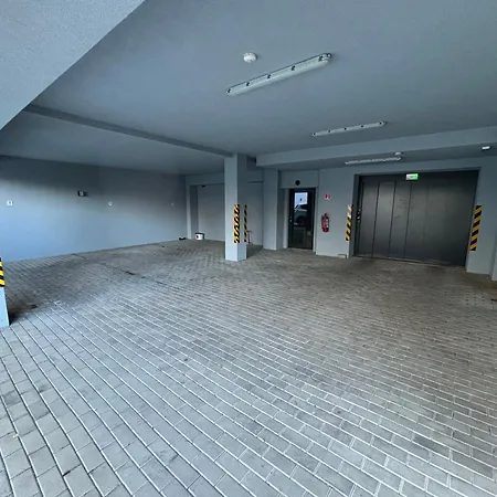 New Apartment 1 - Self Check In With Parking Included *